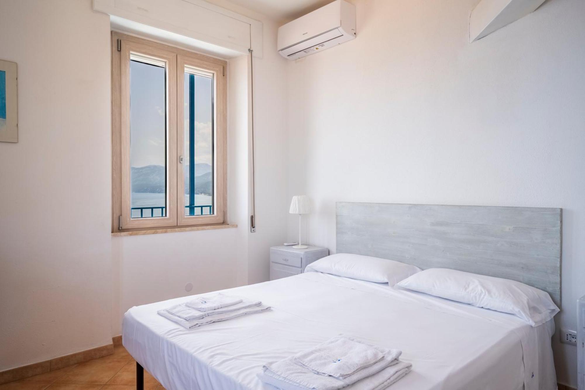Ferienwohnung Seaview House Cala Gonone Exterior foto